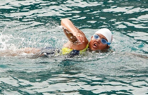 Indian swimmer Bhakti Sharma sets world record by swimming 1.4 miles in 52 minutes at Antarctic Ocean.