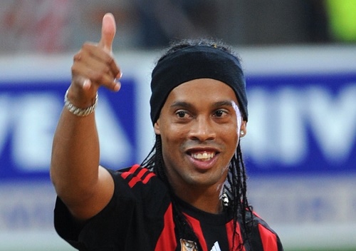 Ronaldinho believes Brazil can win Copa America 2015.
