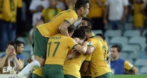 Socceroos beat China to qualify for Asian Cup 2015 semi-final