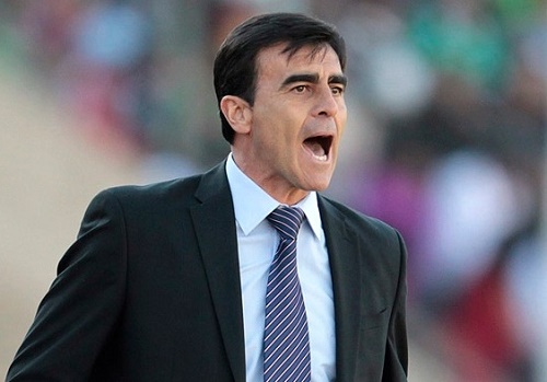 Gustavo Quinteros is appointed Ecuador football team coach for copa america 2015.