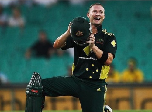 Michael Clarke eager to play for Australia in 2015 cricket world cup.