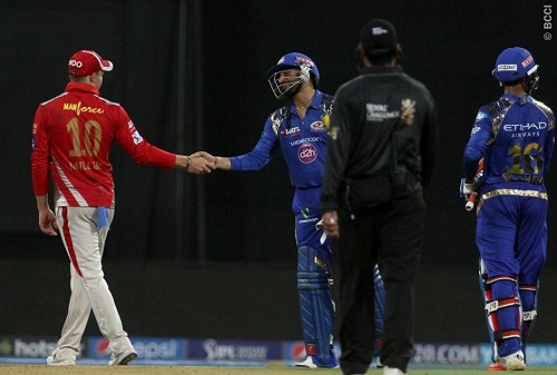 KXIP players appreciated and shake hands with Harbhajan after Bhaji's 64 in 24 balls.