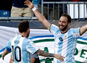 Argentina beat Venezuela to enter Copa America 2016 semi-final.