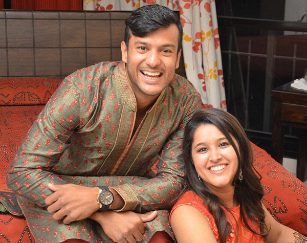 Mayank Agarwal photo with fiance Aashita