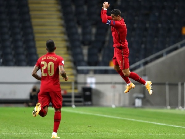 Ronaldo scored 100 international goal against Sweden