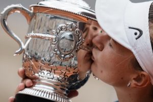 Barbora Krejcikova wins first grand slam title at French Open 2021