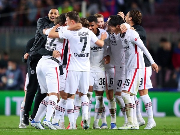 Eintracht Frankfurt beat Barcelona to reach 2022 Europa League semi-finals